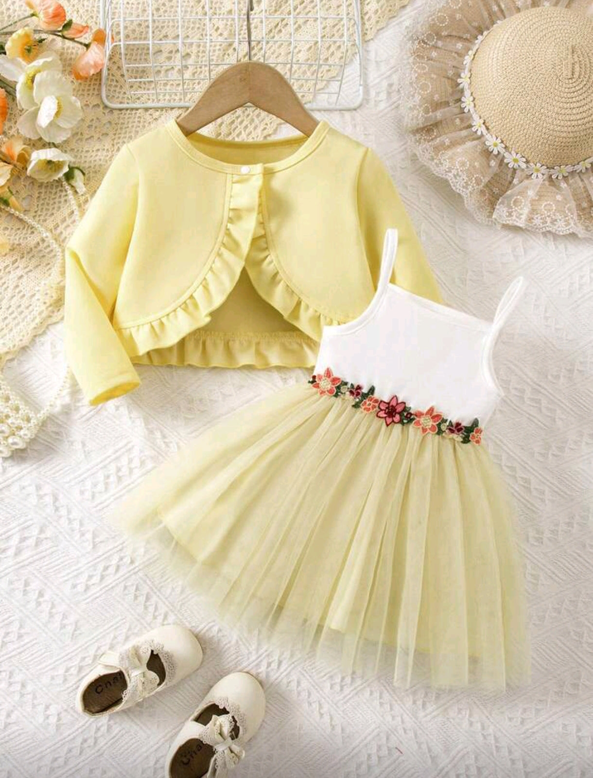 Vestido bebé de tiritas y tul + saquito