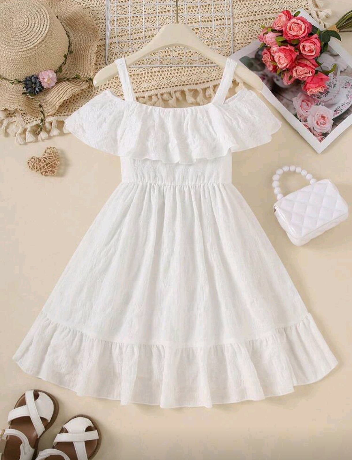 Vestido blanco de tiritas