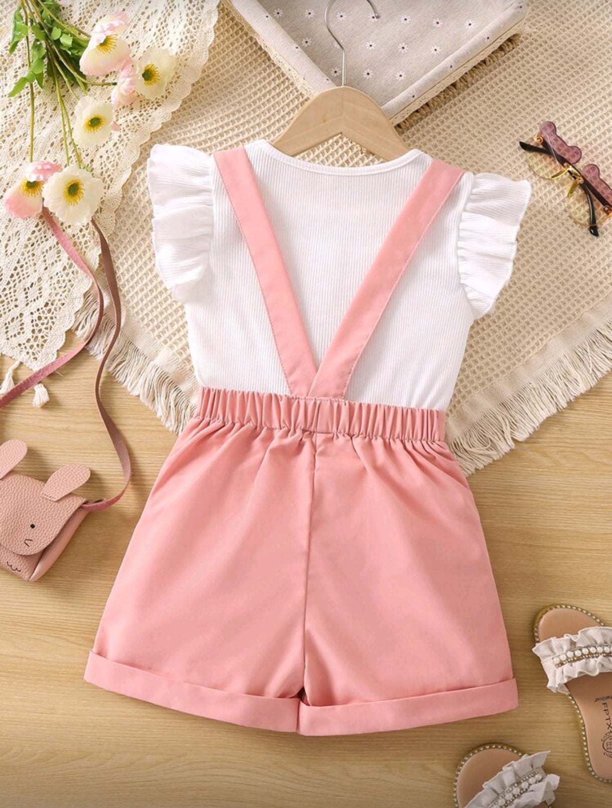 Blusa acanalada + jardinera