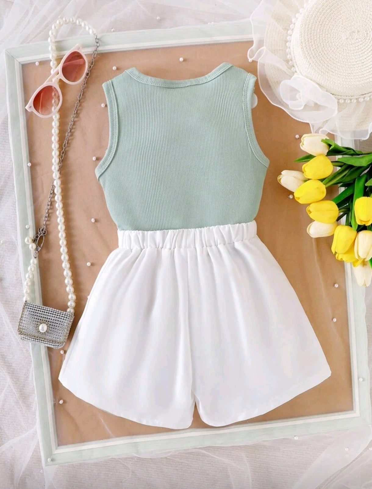 Blusa con flores + short con detalles en flores