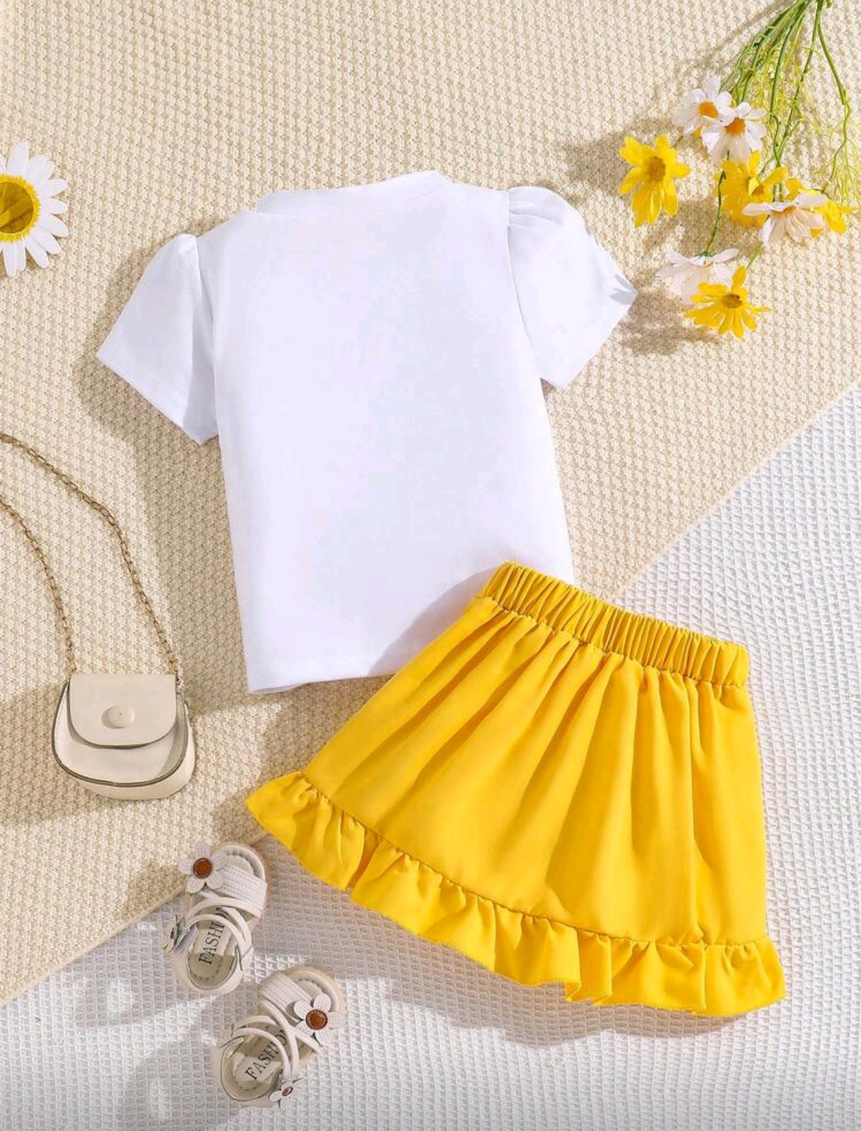 Blusa con estampado + falda