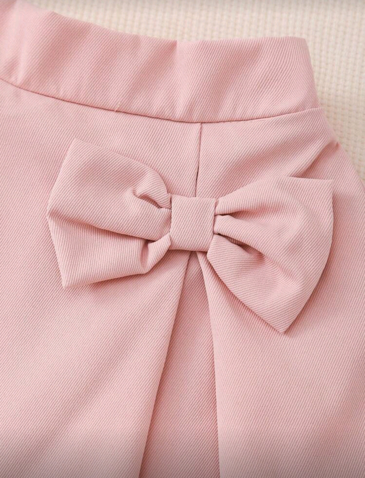 Falda con detalles en lazo