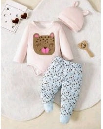 Body mangas largas + pantalón con pies cerrado + gorro