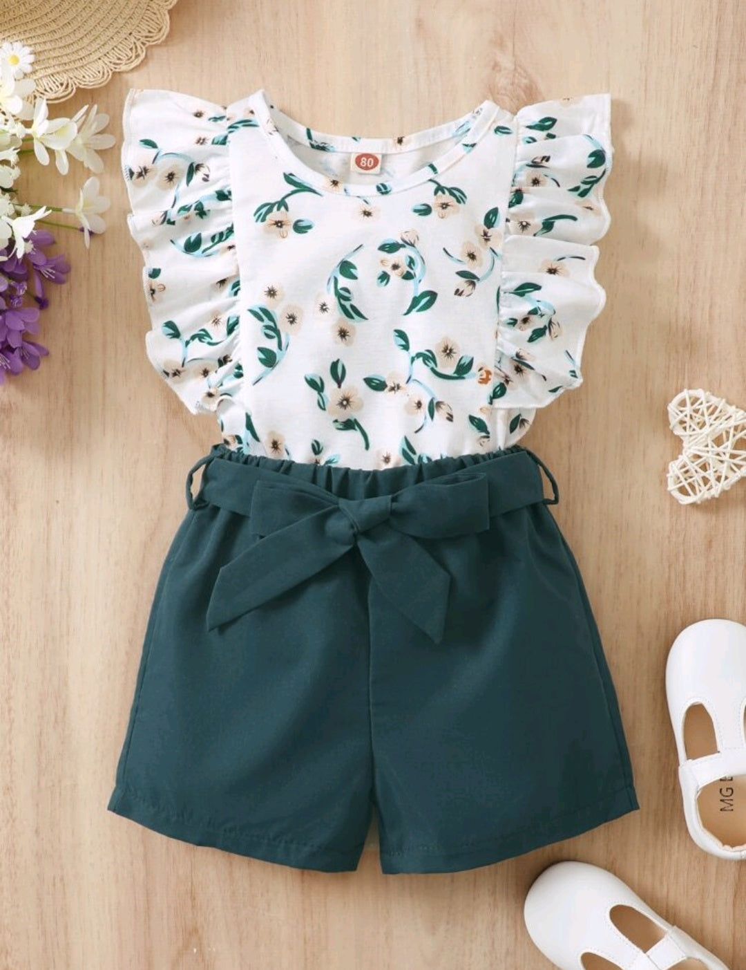 Blusa estampada + short con cinturón