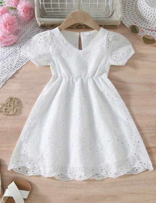 Vestido de broderie con mangas