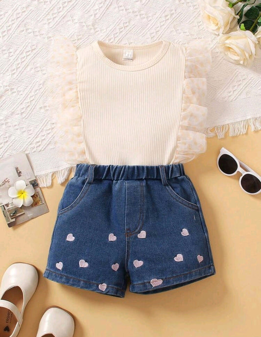 Blusa con detalles + short de jeans