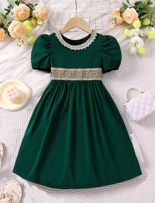 Vestido mangas abullonadas con encajes dorados