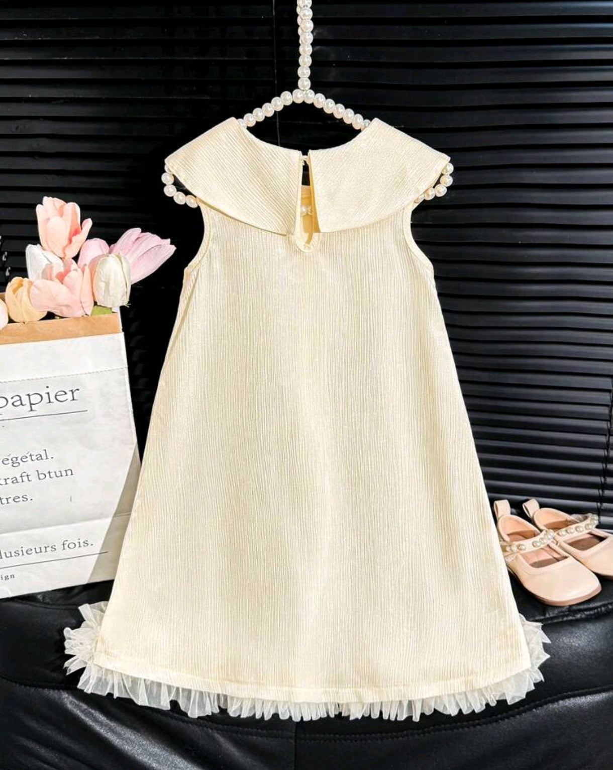 Vestido con cuello elegante marfil