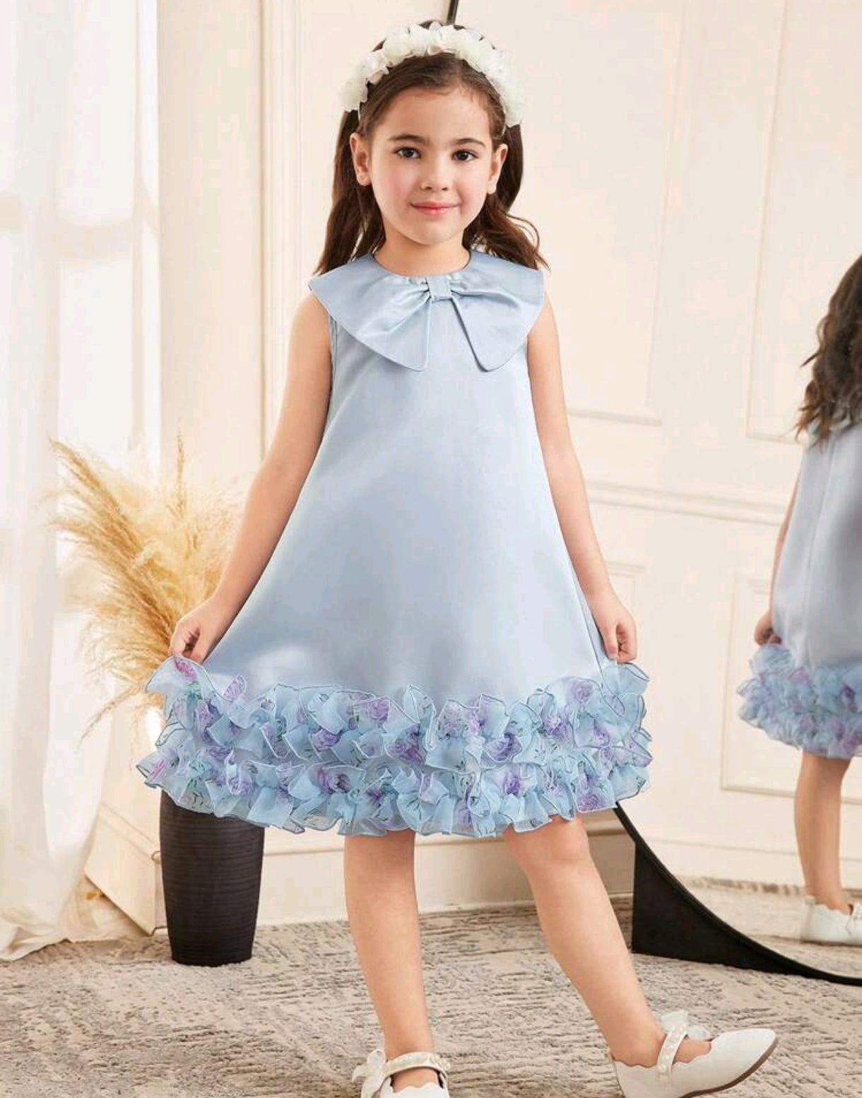 Vestido Chic con cuello y volados en las puntas