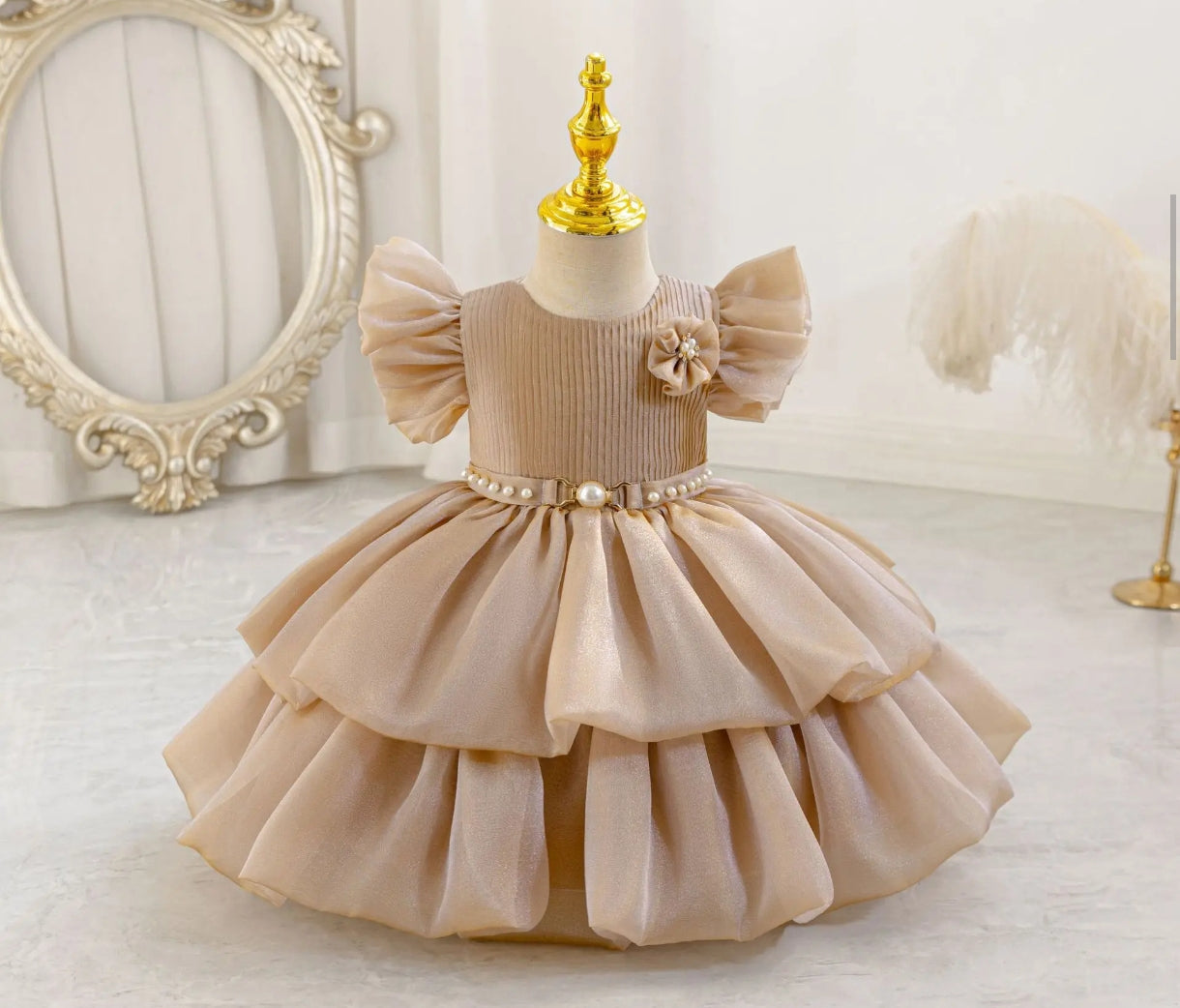Vestido Elegante Marrón con detalles en perlitas