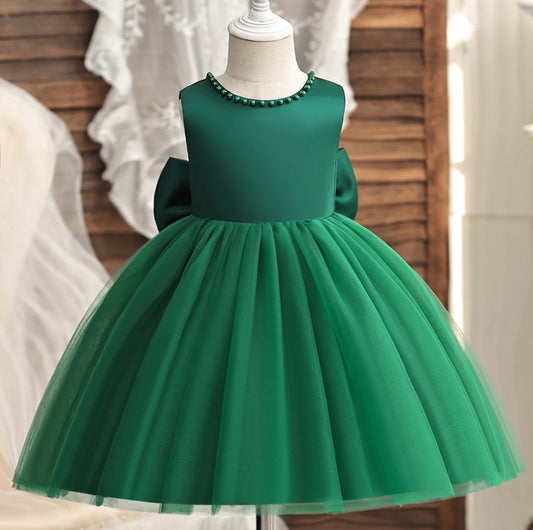 Vestido elegante de tul con detalles en perlitas