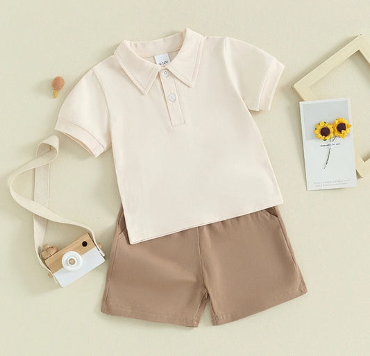 Camiseta con cuello + short