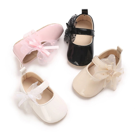 Acc. Zapatito con detalles en moño suela antideslizante