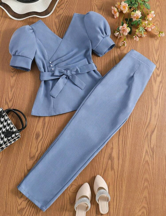 Blusa abullonada chic+ pantalón