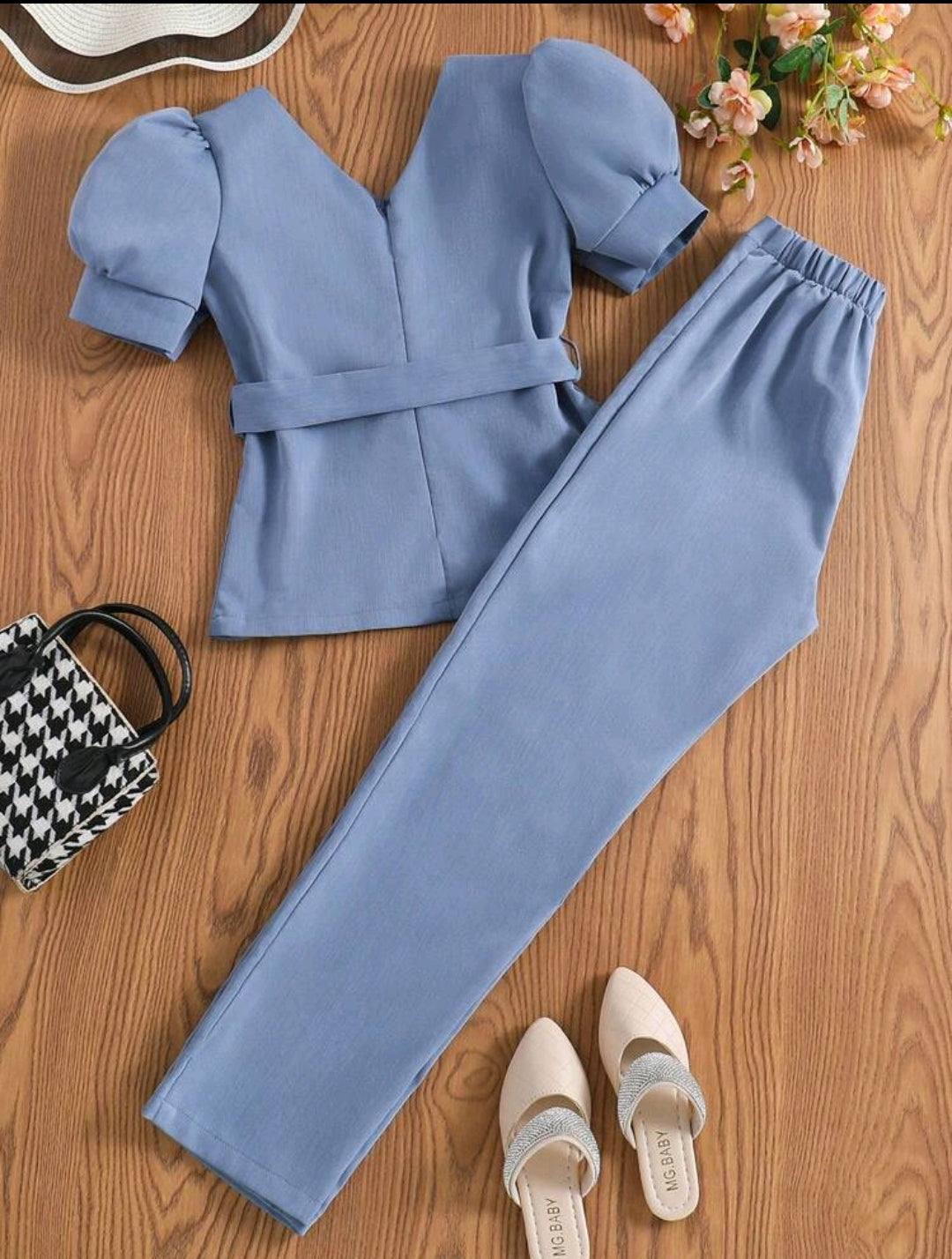 Blusa abullonada chic+ pantalón