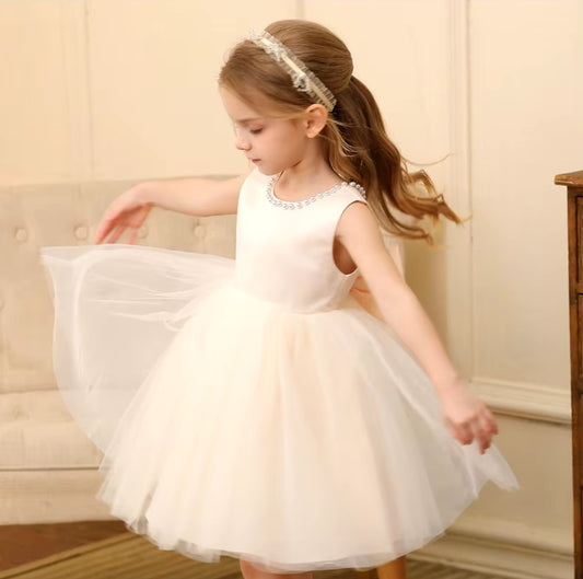 Vestido elegantes con detalles en perlitas