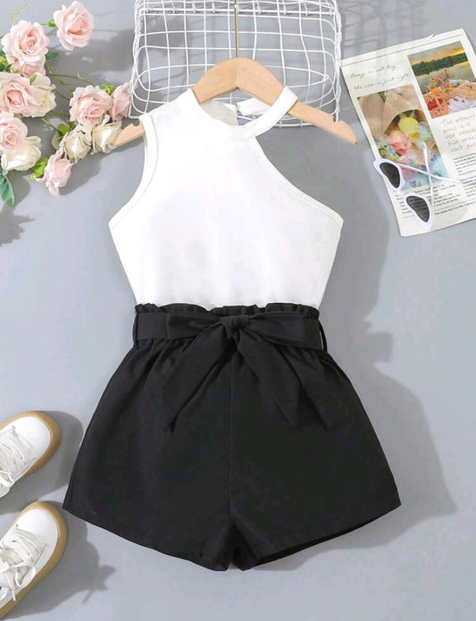 Blusa asimétrica+ short con cinturón