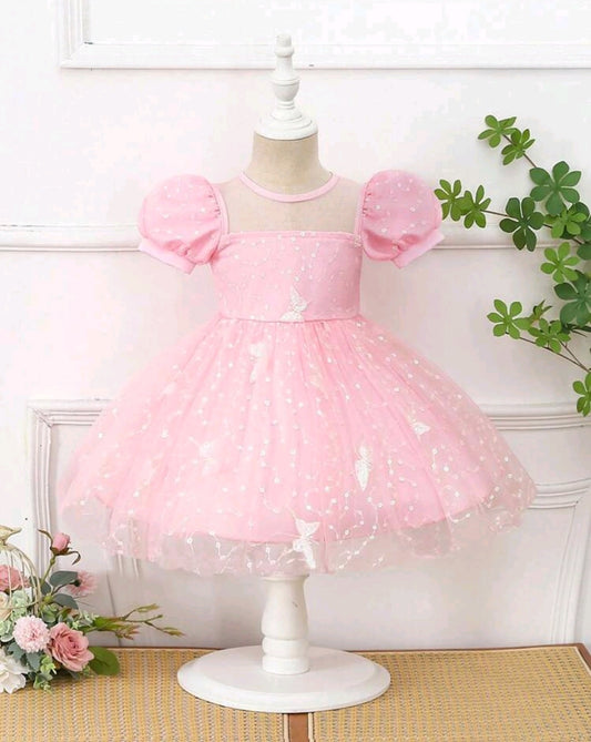 Vestido de tul con diseño de mariposas