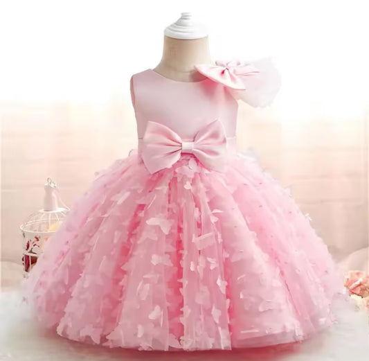 Vestido elegante con diseño de mariposas 3D