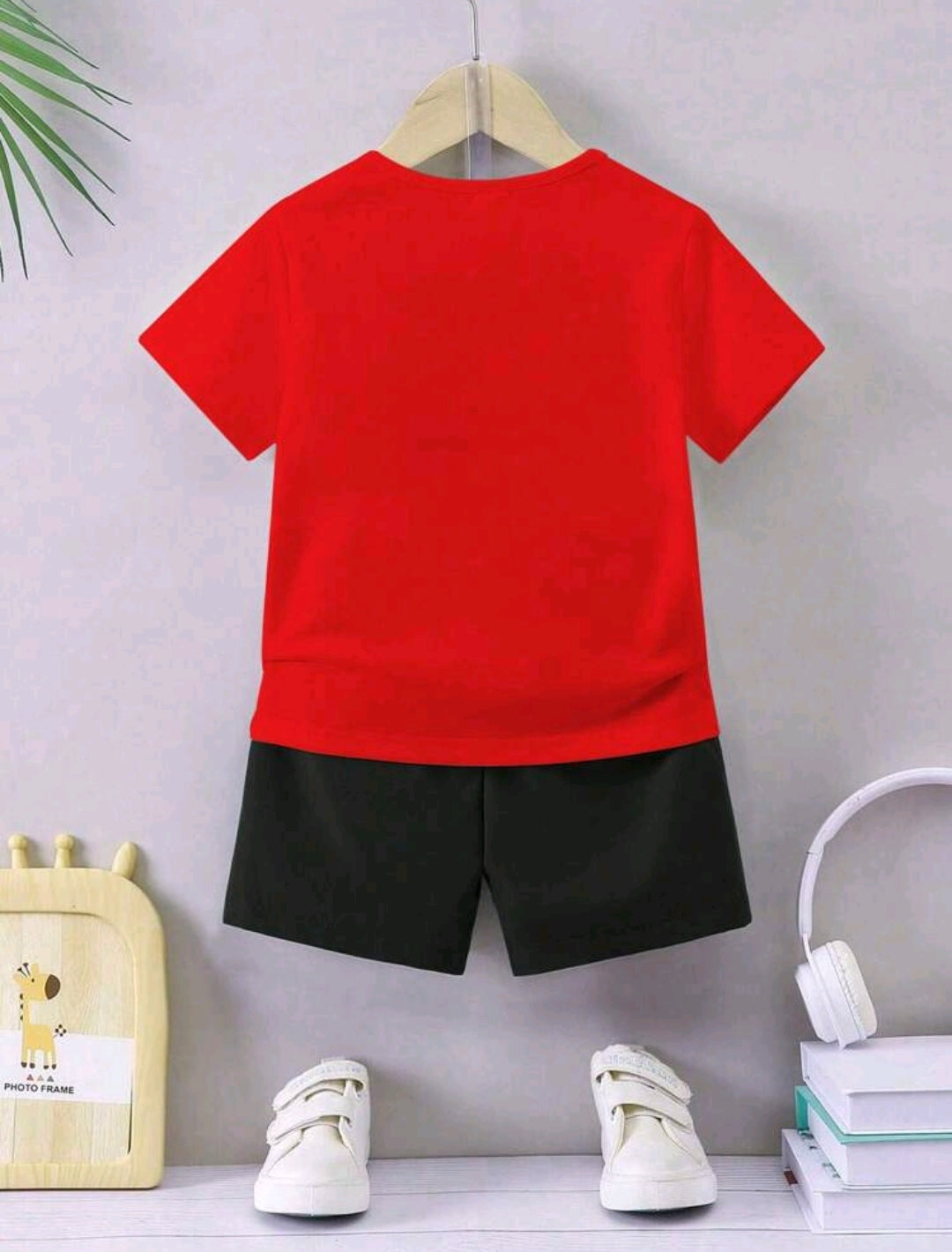 Remera con diseño de tigre + short
