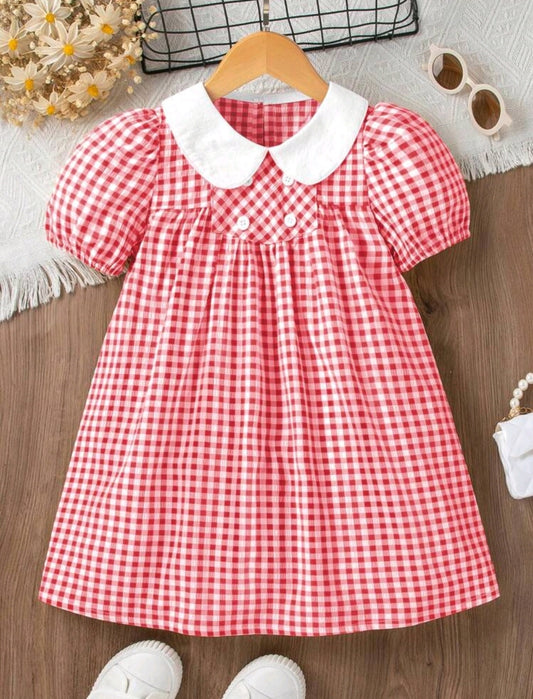 Vestido a cuadros con cuello de muñeca