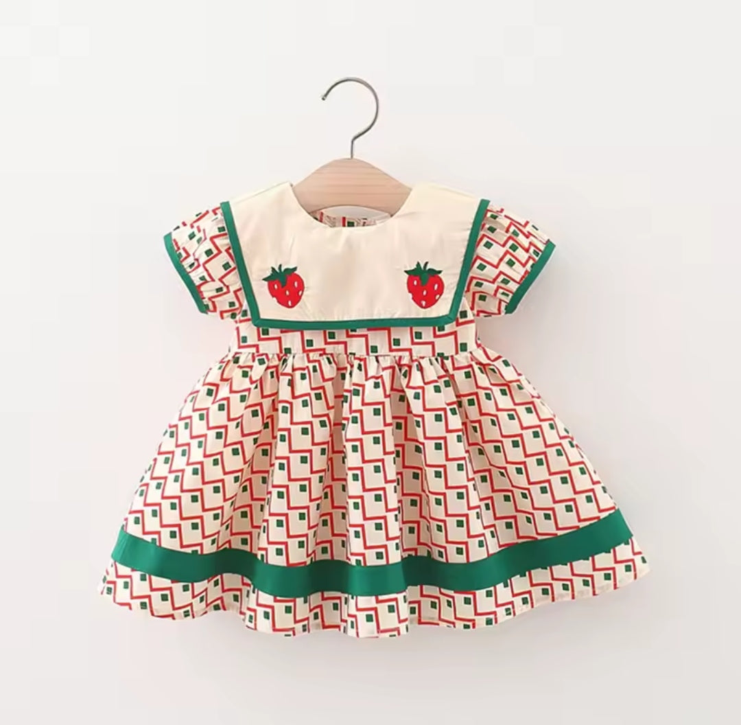 Vestido bebé con diseño de frutillas