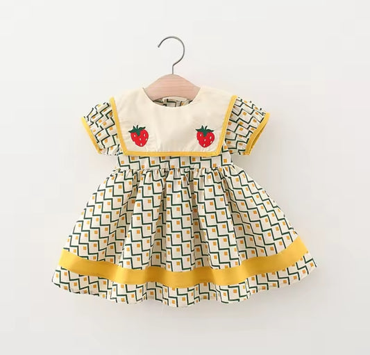 Vestido bebé con diseño de frutillas