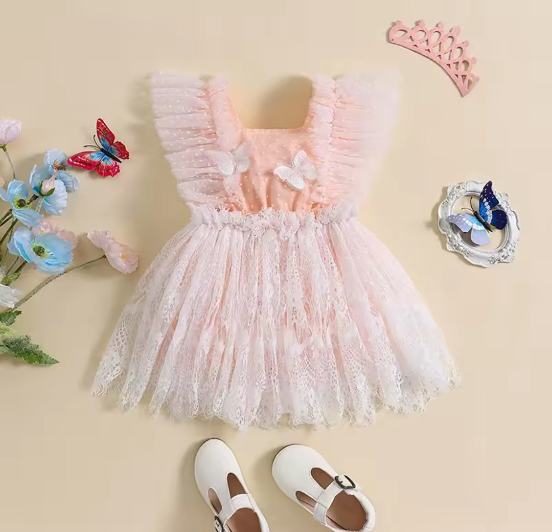 Vestido con diseño de mariposas 3D