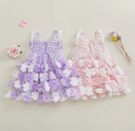 Vestido de flores 3D y alas