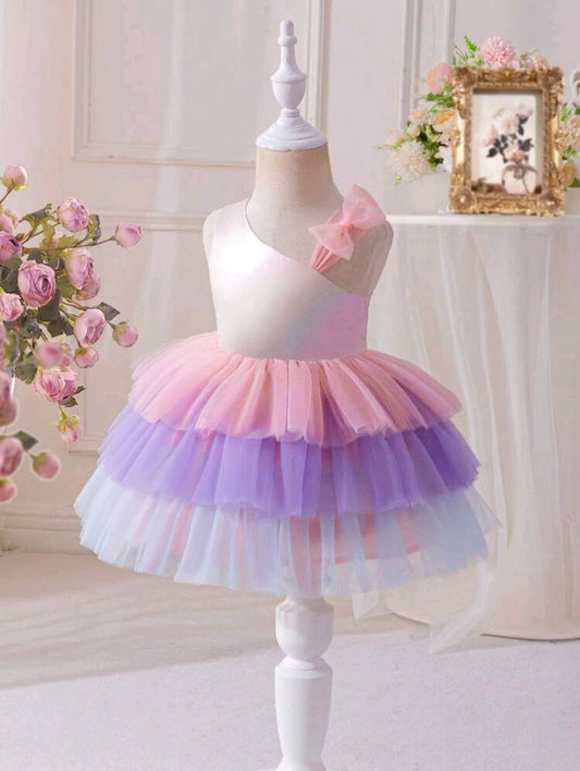 Vestido elegante mangas asimétrica, multicolor