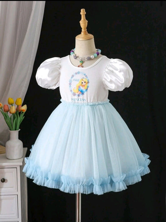 Vestido de princesa con mangas abullonadas