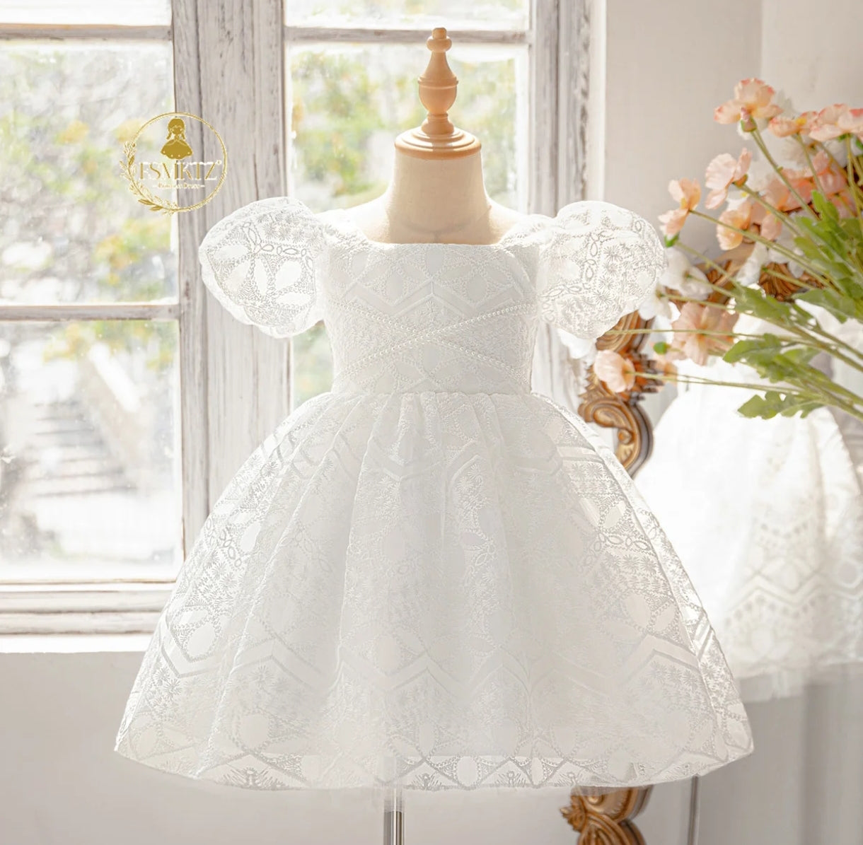 Vestido Blanco de Renda y perlitas