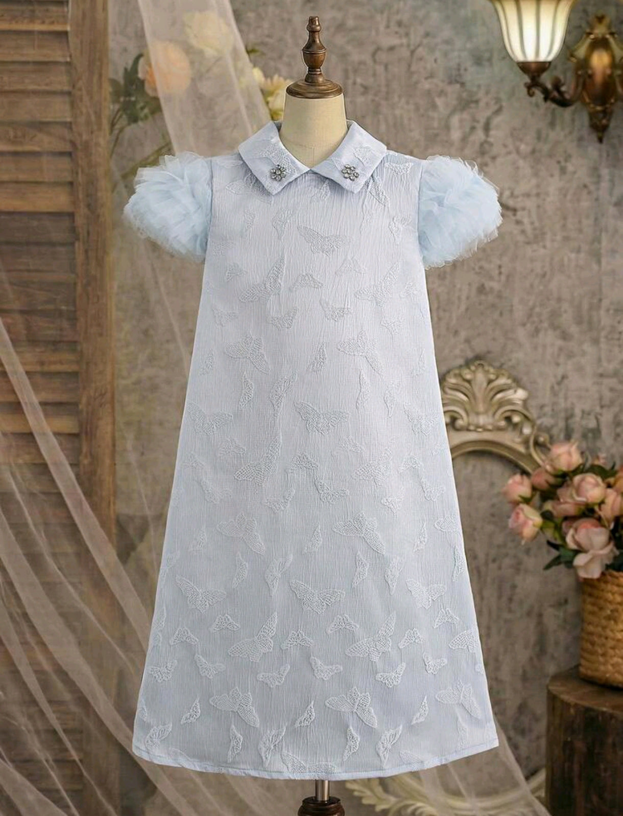 Vestido tela de Jacquard con mariposas, mangas abullonadas