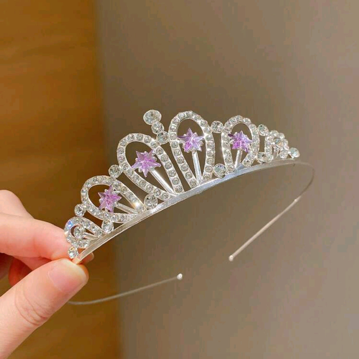 Acc. Corona con diseño de estrellitas