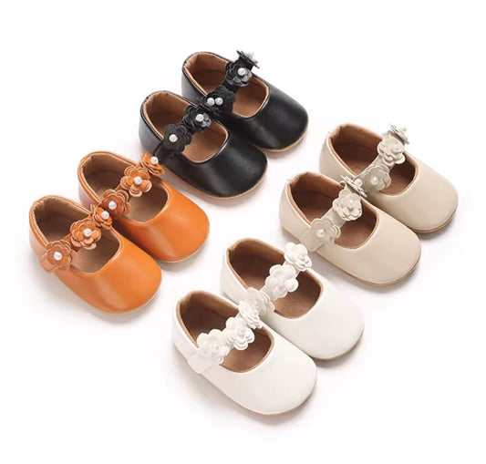 Acc. Zapatito con suela engomada con moños