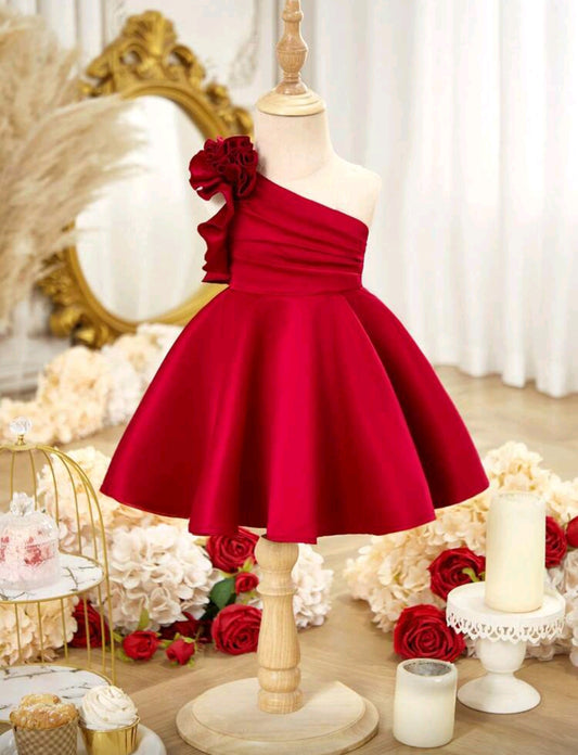 Vestido Elegante de Mangas Asimetricas