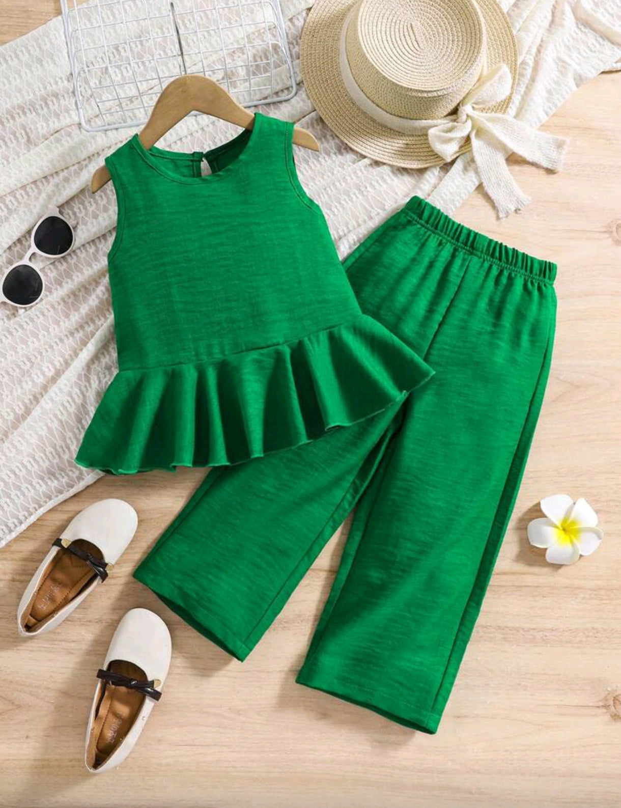 Blusa con volados + pantalón