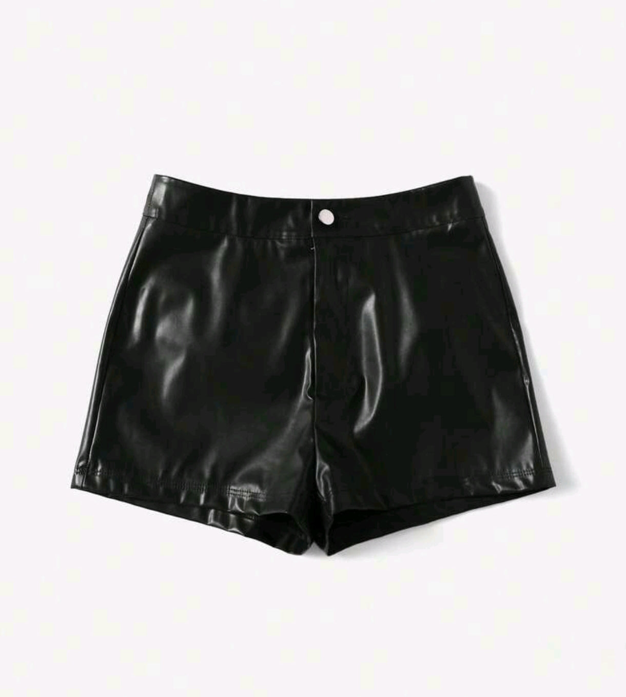 Short tipo cuerina