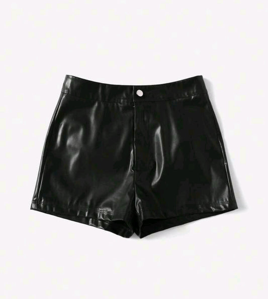 Short tipo cuerina