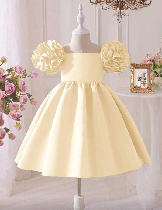 Vestido elegante con mangas de flores 3D