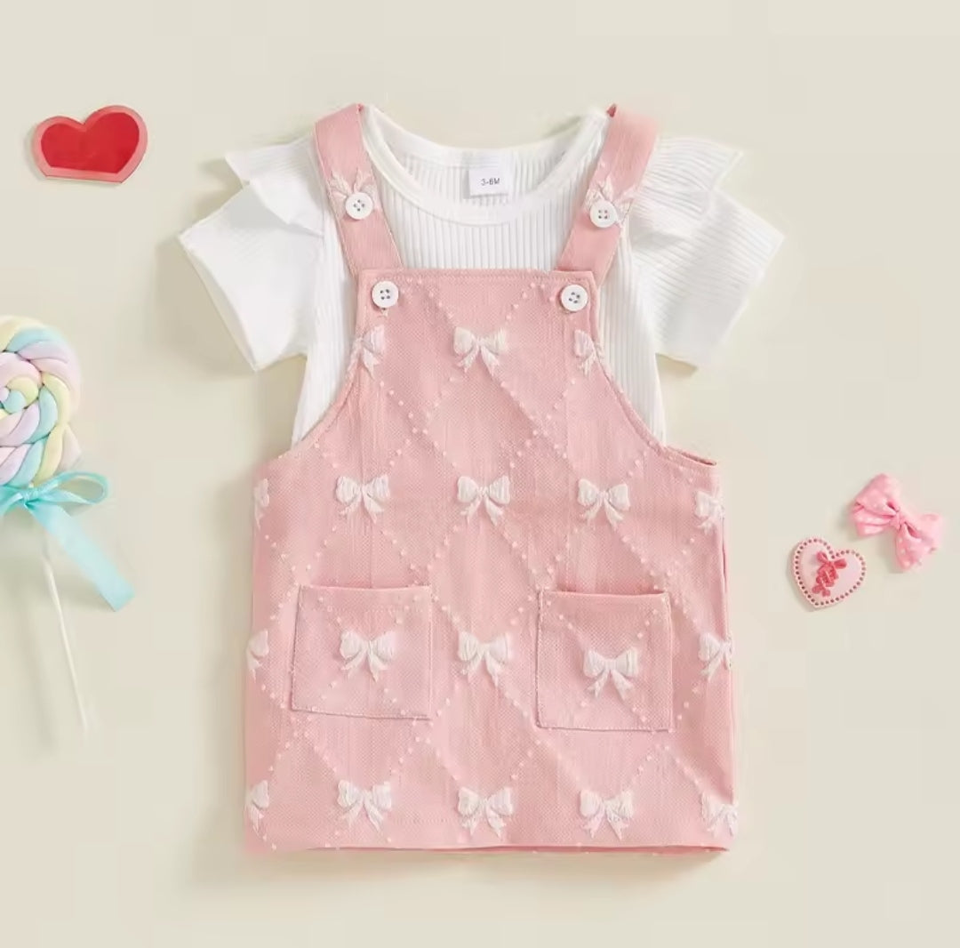 Body acanalado + vestido jardinera
