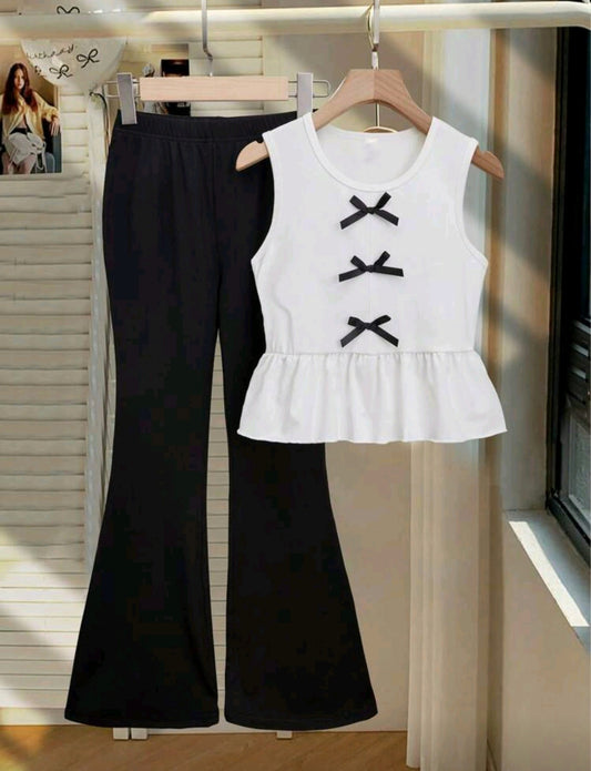 Blusa con detalles de moños+ pantalón acampanado