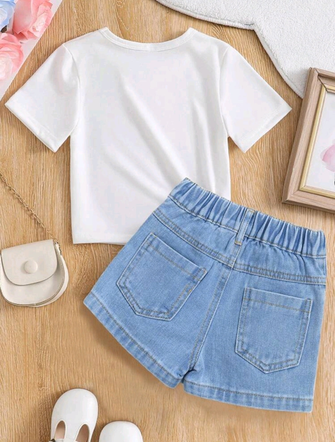 Camisa con estampa + short pollera de jeans