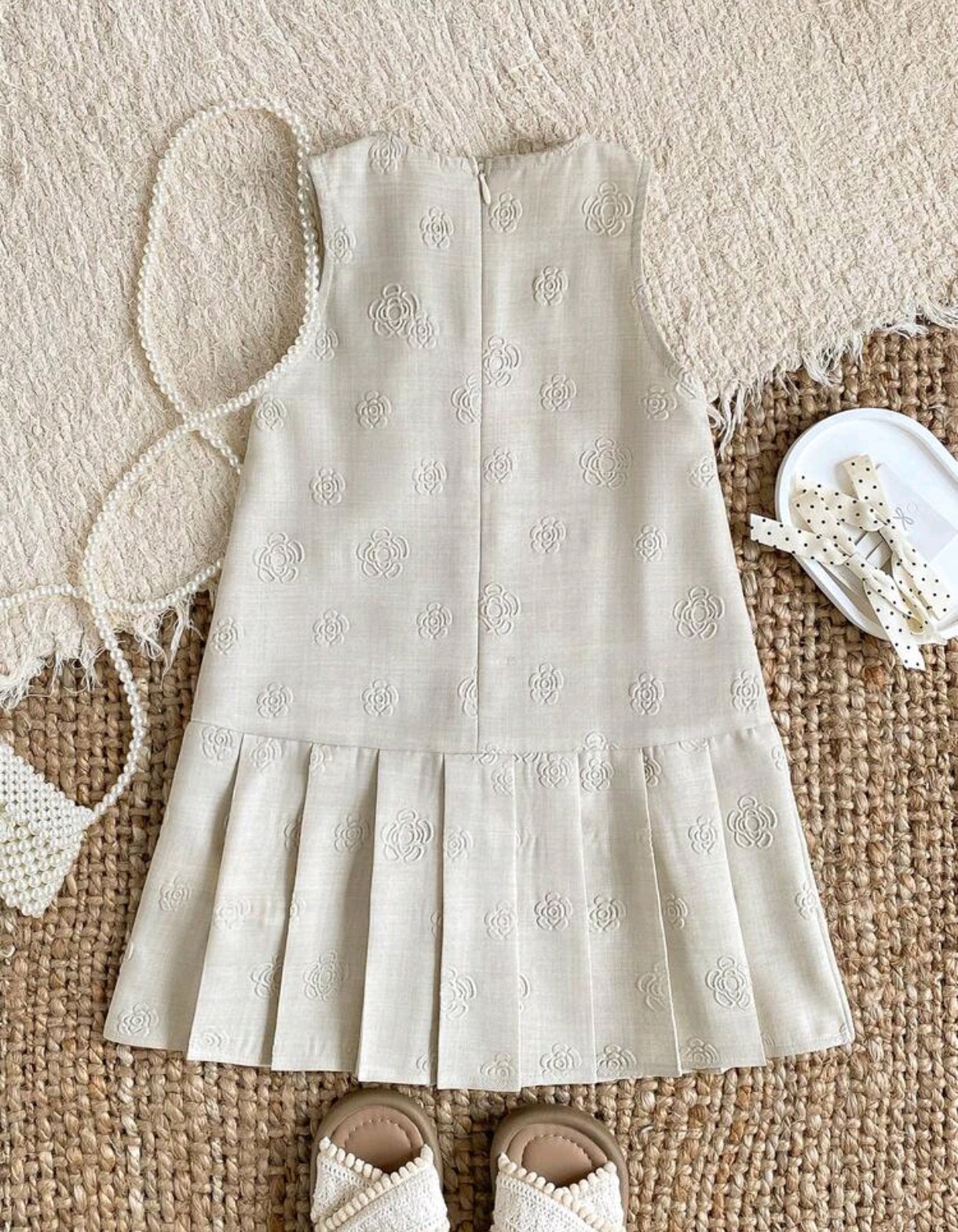 Vestido Suelto sin mangas con lazo y detalles en flores