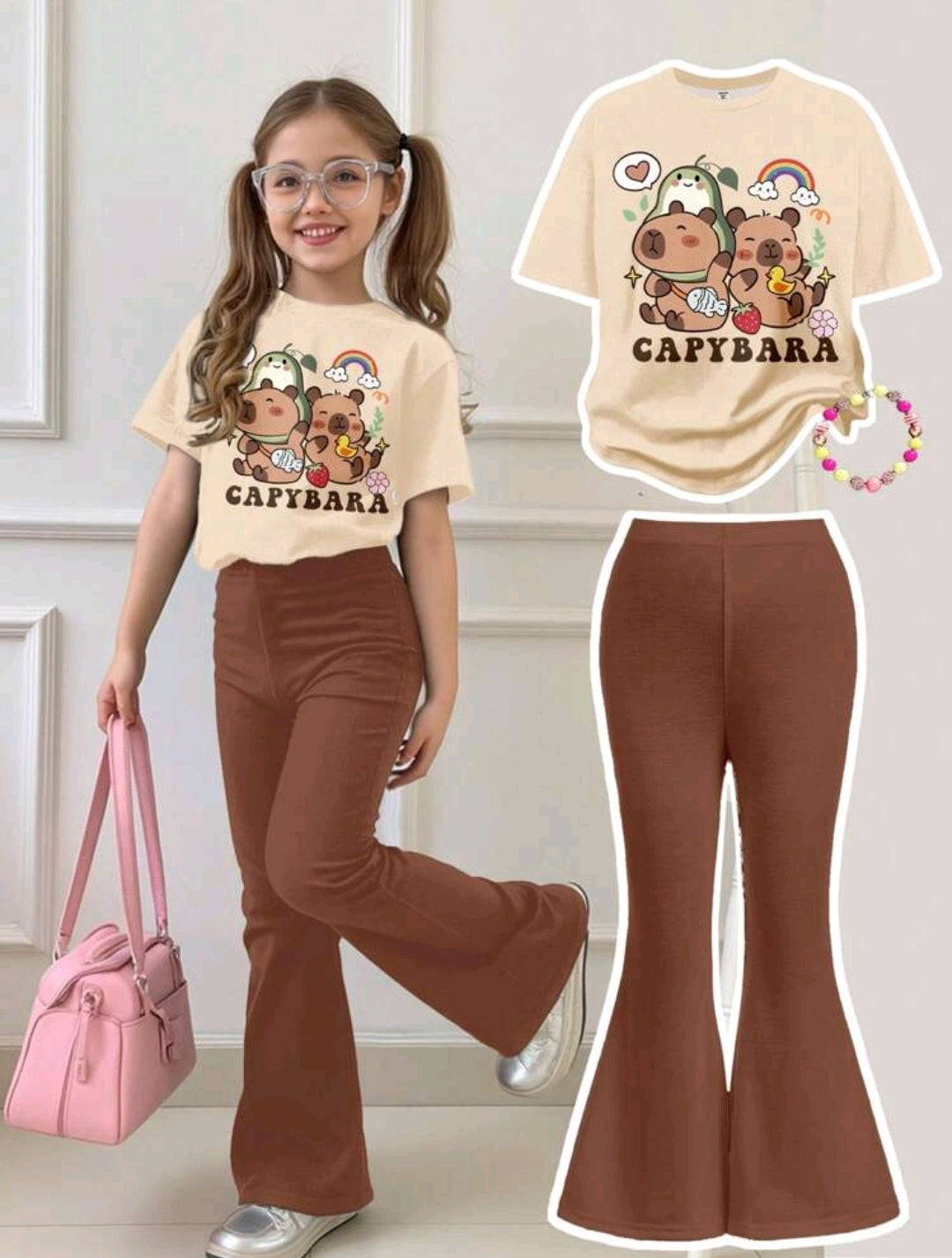 Remera con diseño de capibara + pantalón acampanado