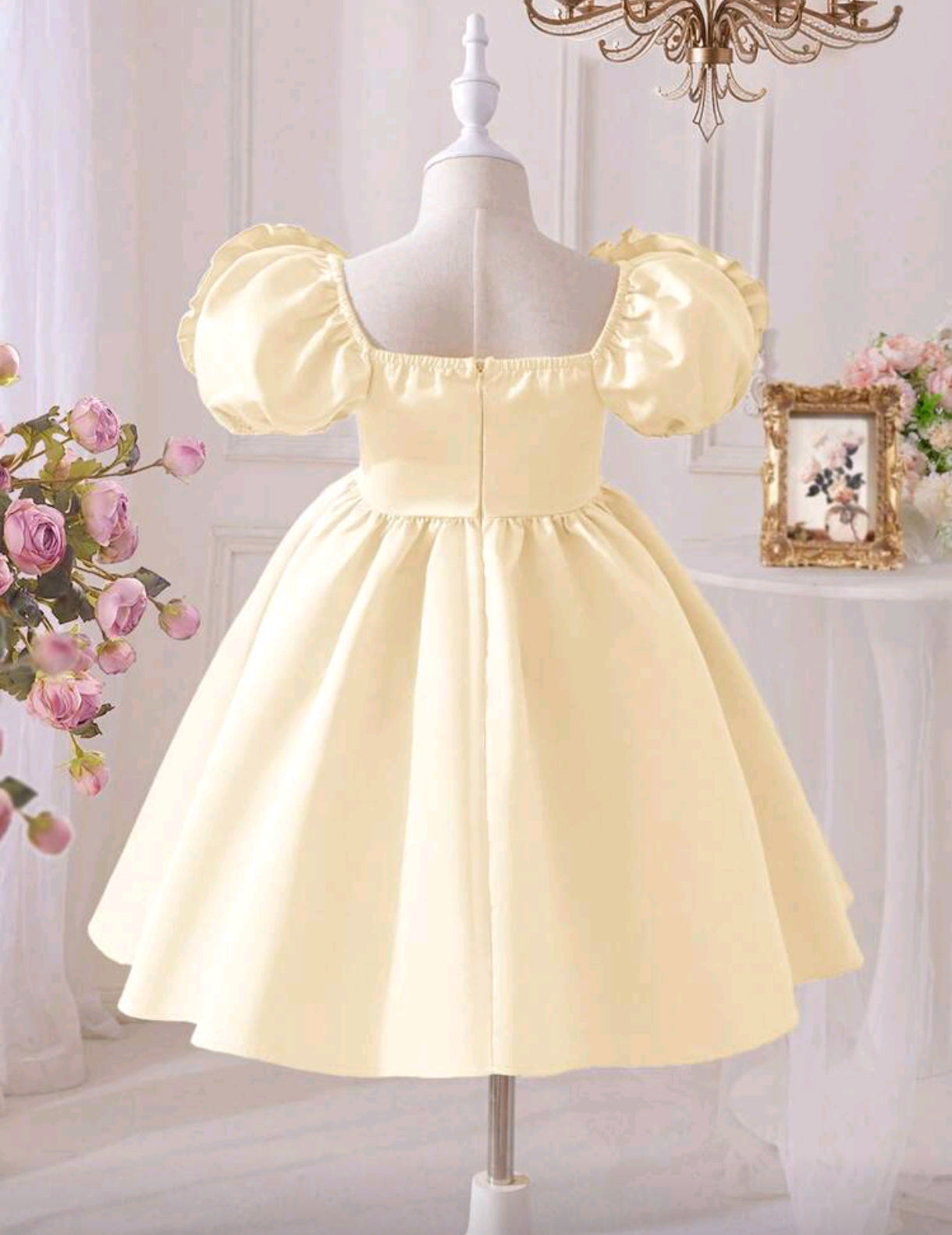 Vestido elegante con mangas de flores 3D