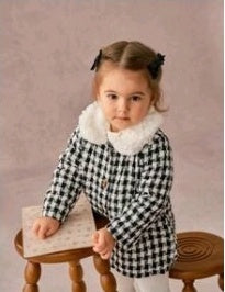 Abrigo tipo tapado frizado por dentro