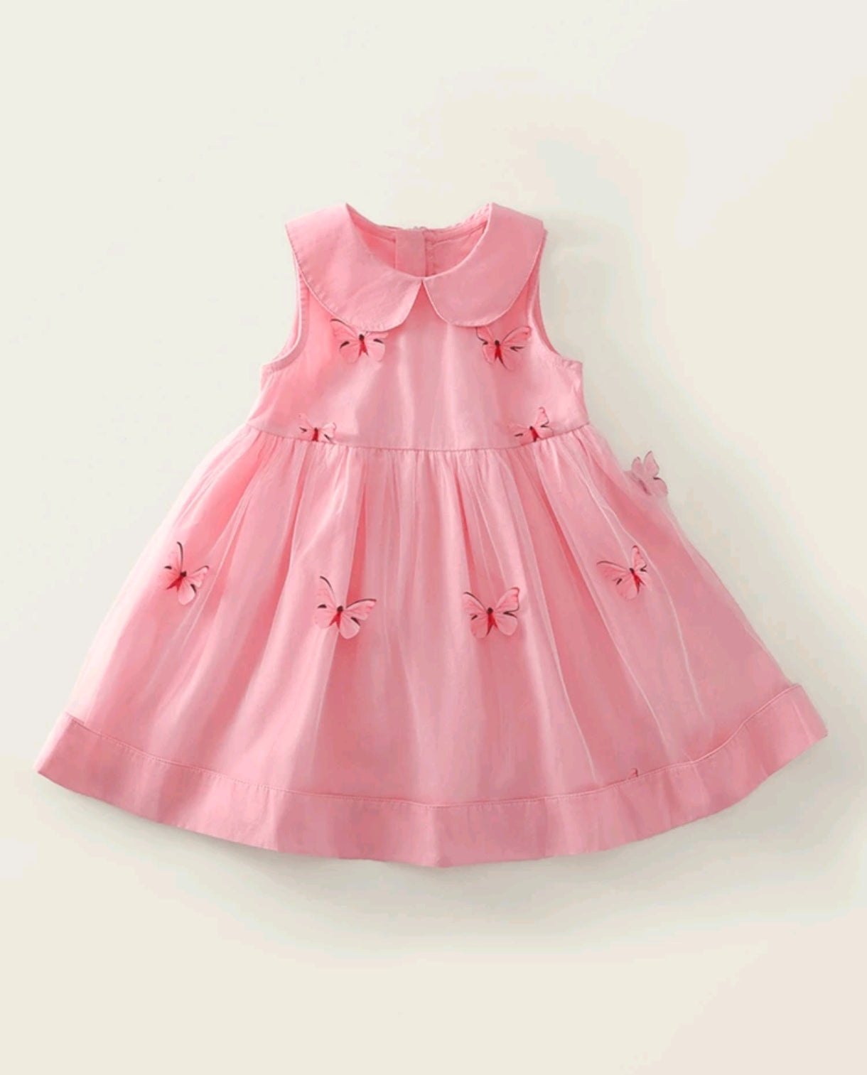 Vestido sin mangas con cuello con detalles de mariposas