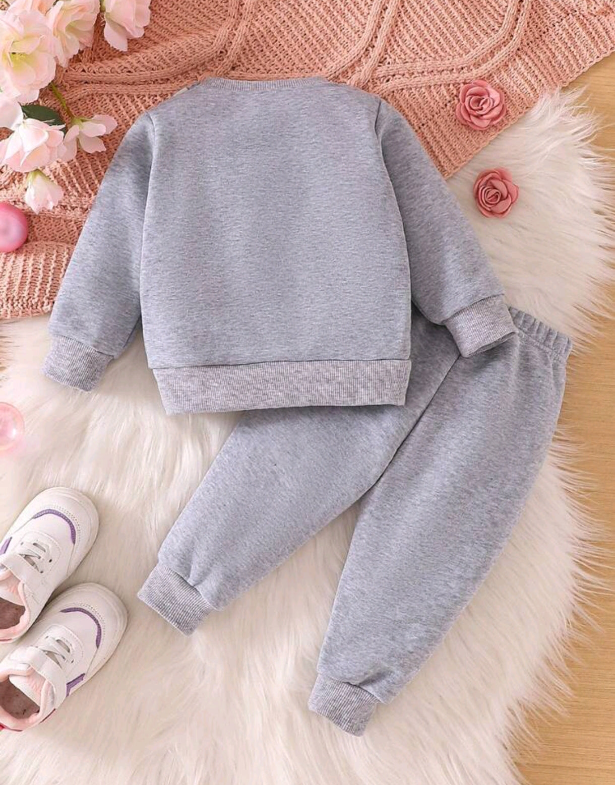 Abrigo frizado por dentro + pantalón con deatelles en moños