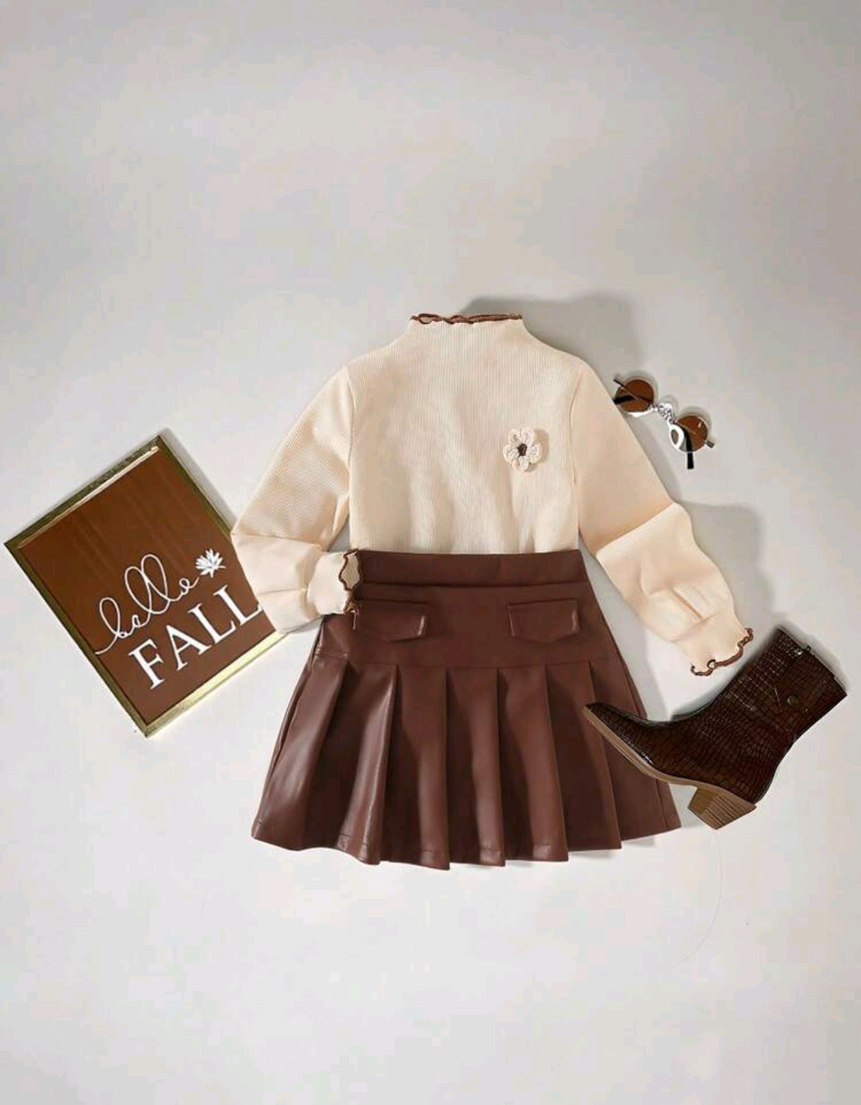 Mangas Largas + Falda de cuerina